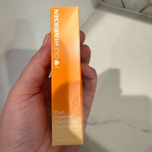 New Ole Henriksen Citrus Sunshine pout preserve peptide lip treatment - Picture 6 of 7